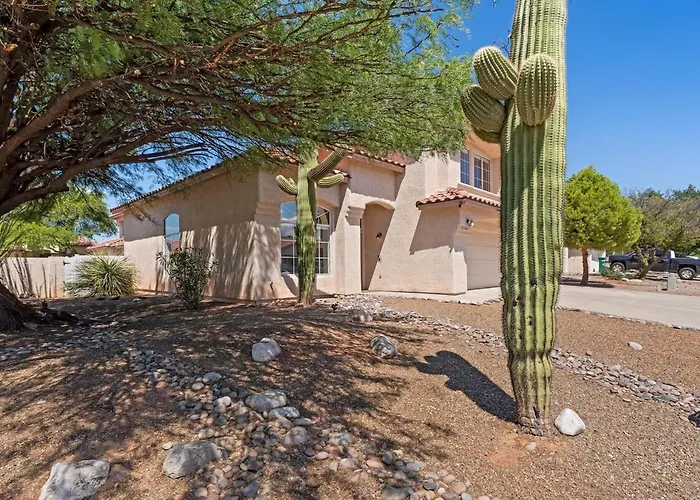 Catalina Pool-side Hideaway 4 Bed 3 Bath Tucson